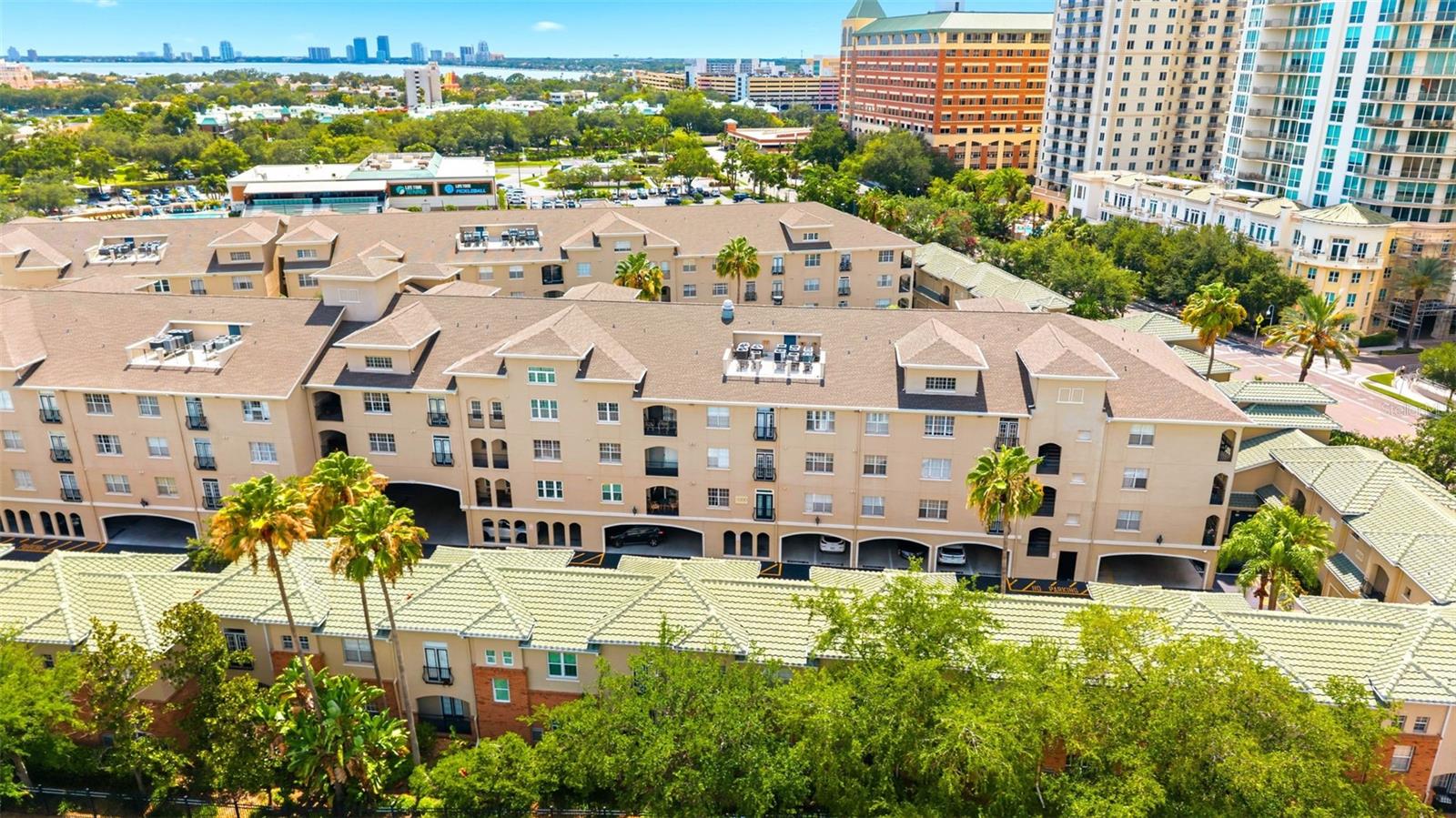501 KNIGHTS RUN AVE #1325, TAMPA, FL — photo 42