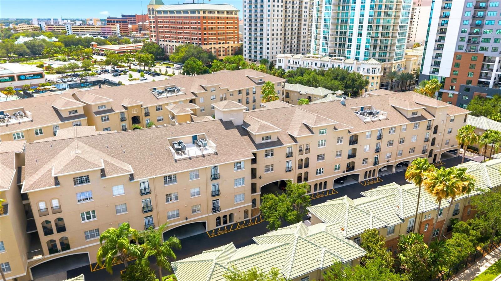 501 KNIGHTS RUN AVE #1325, TAMPA, FL — photo 43