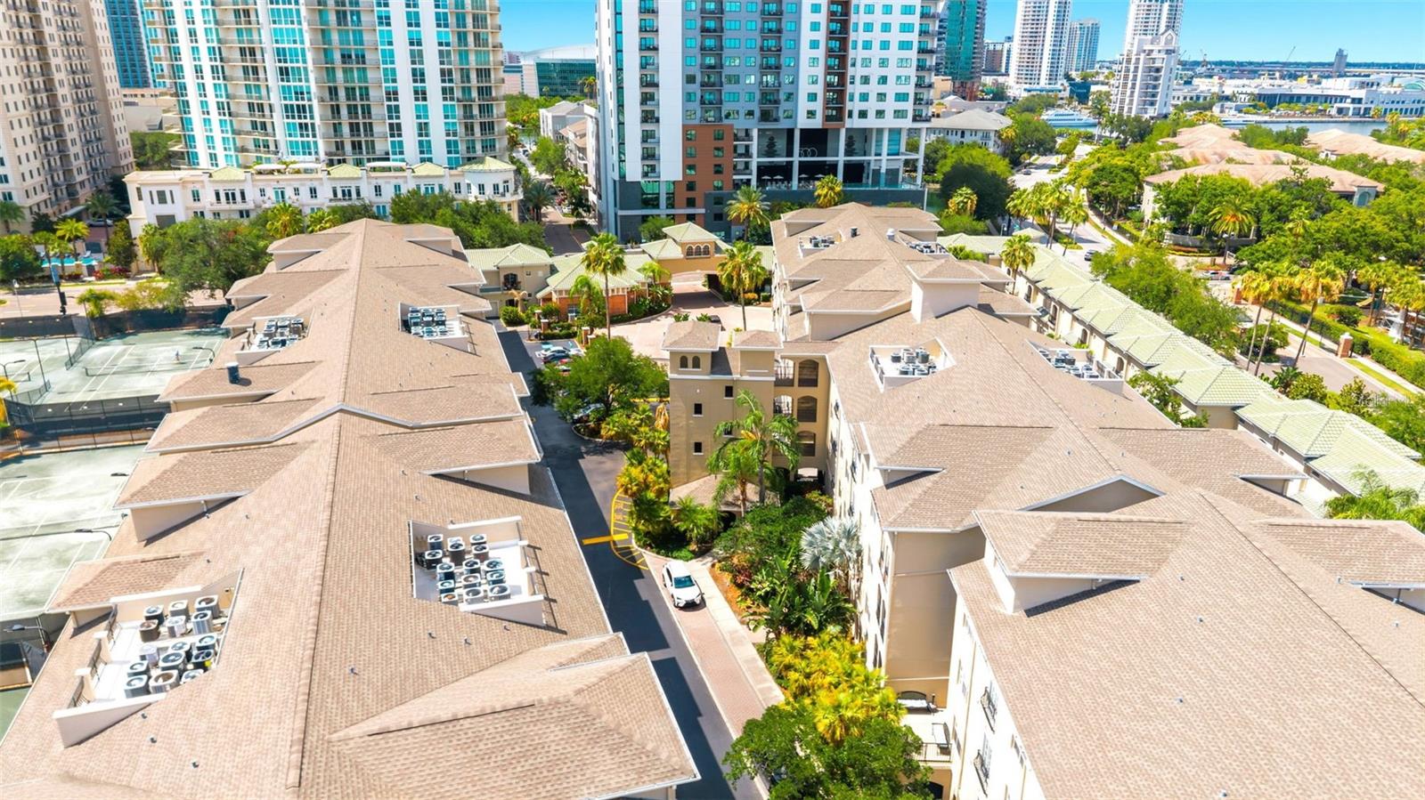 501 KNIGHTS RUN AVE #1325, TAMPA, FL — photo 44