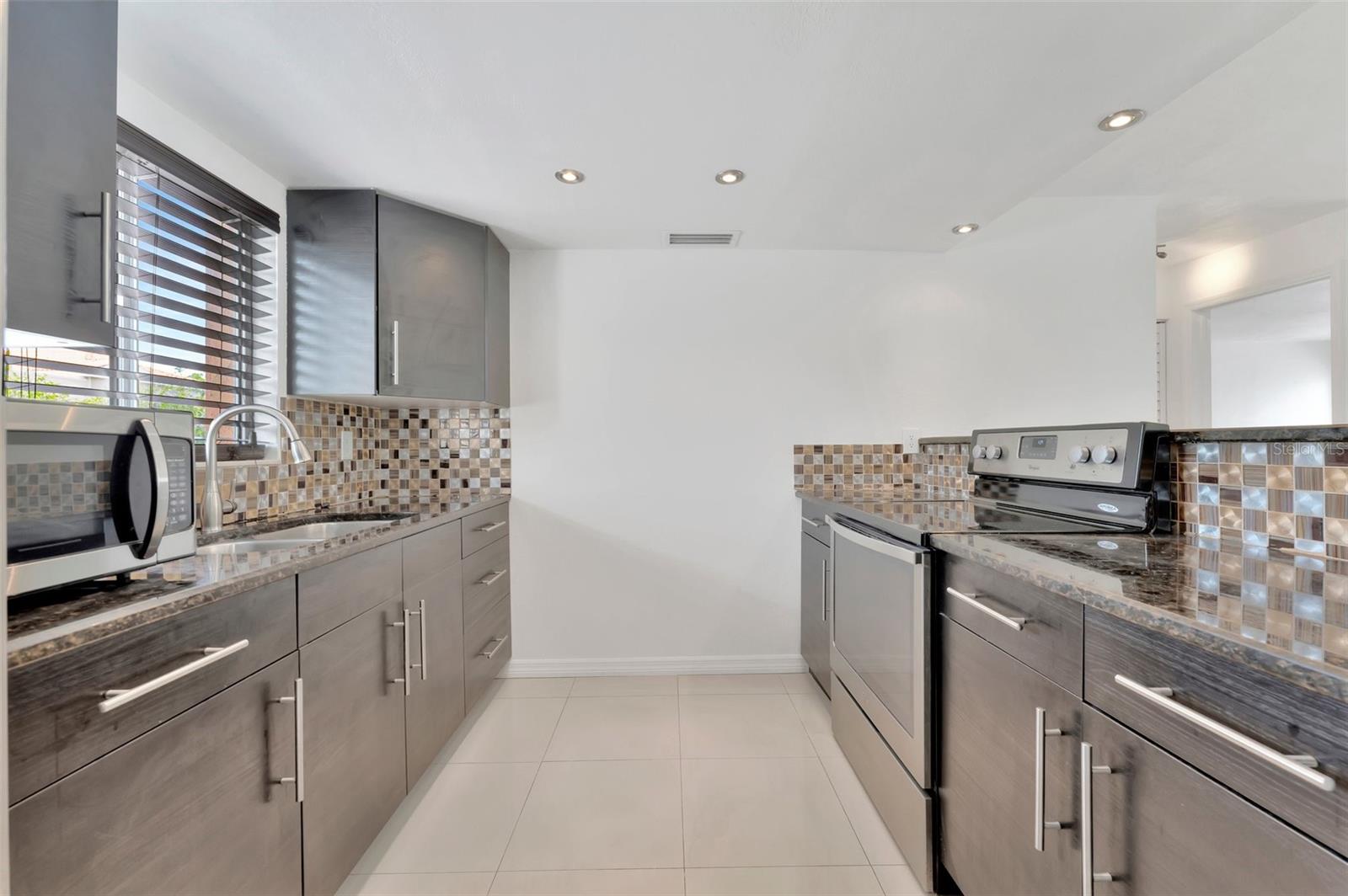 592 100TH AVE N #201, ST PETERSBURG, FL — photo 9