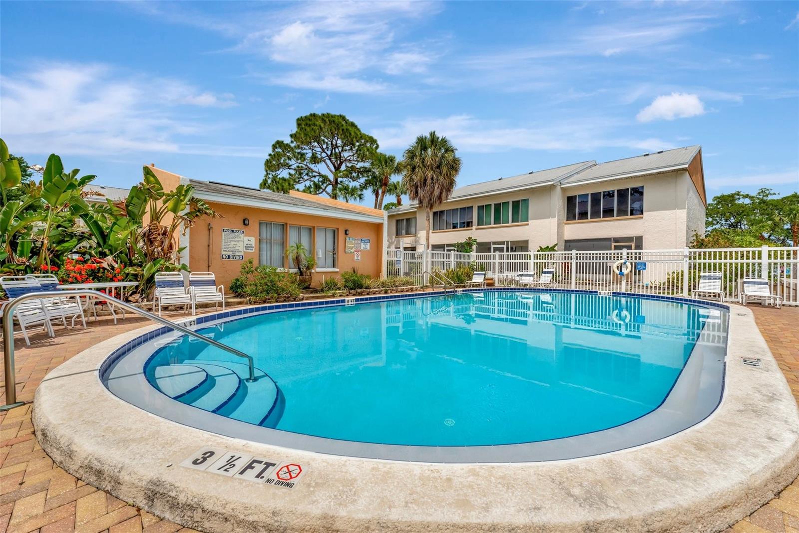 592 100TH AVE N #201, ST PETERSBURG, FL — photo 29