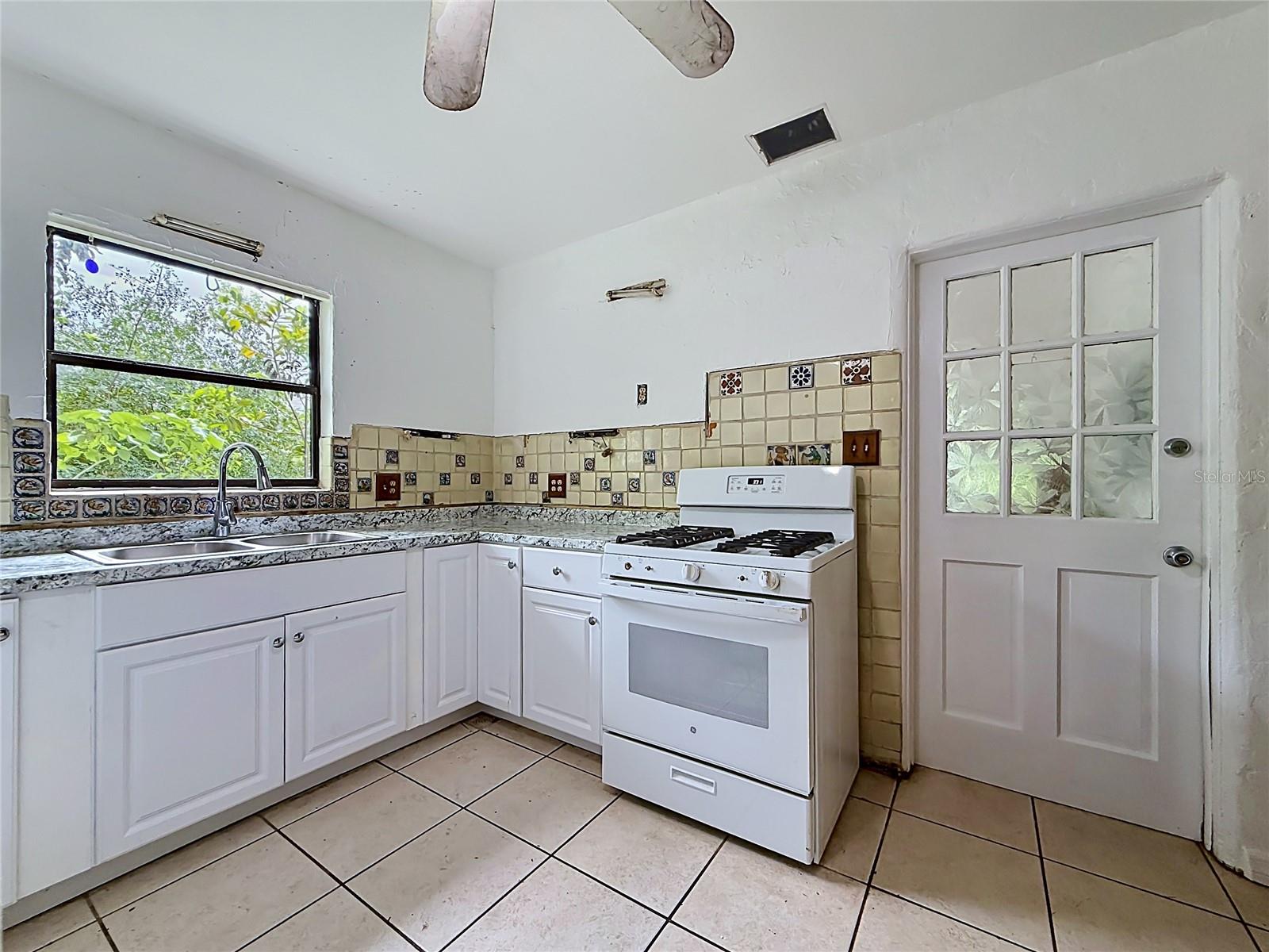 6330 EMERSON AVE S, ST PETERSBURG, FL — photo 12