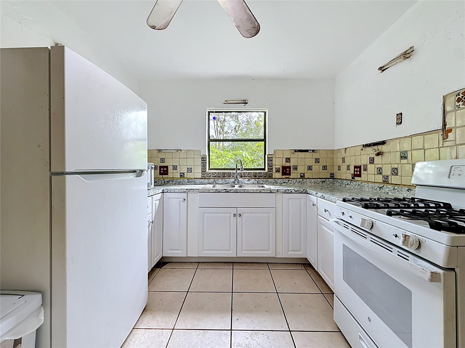 6330 EMERSON AVE S, ST PETERSBURG, FL — photo 13