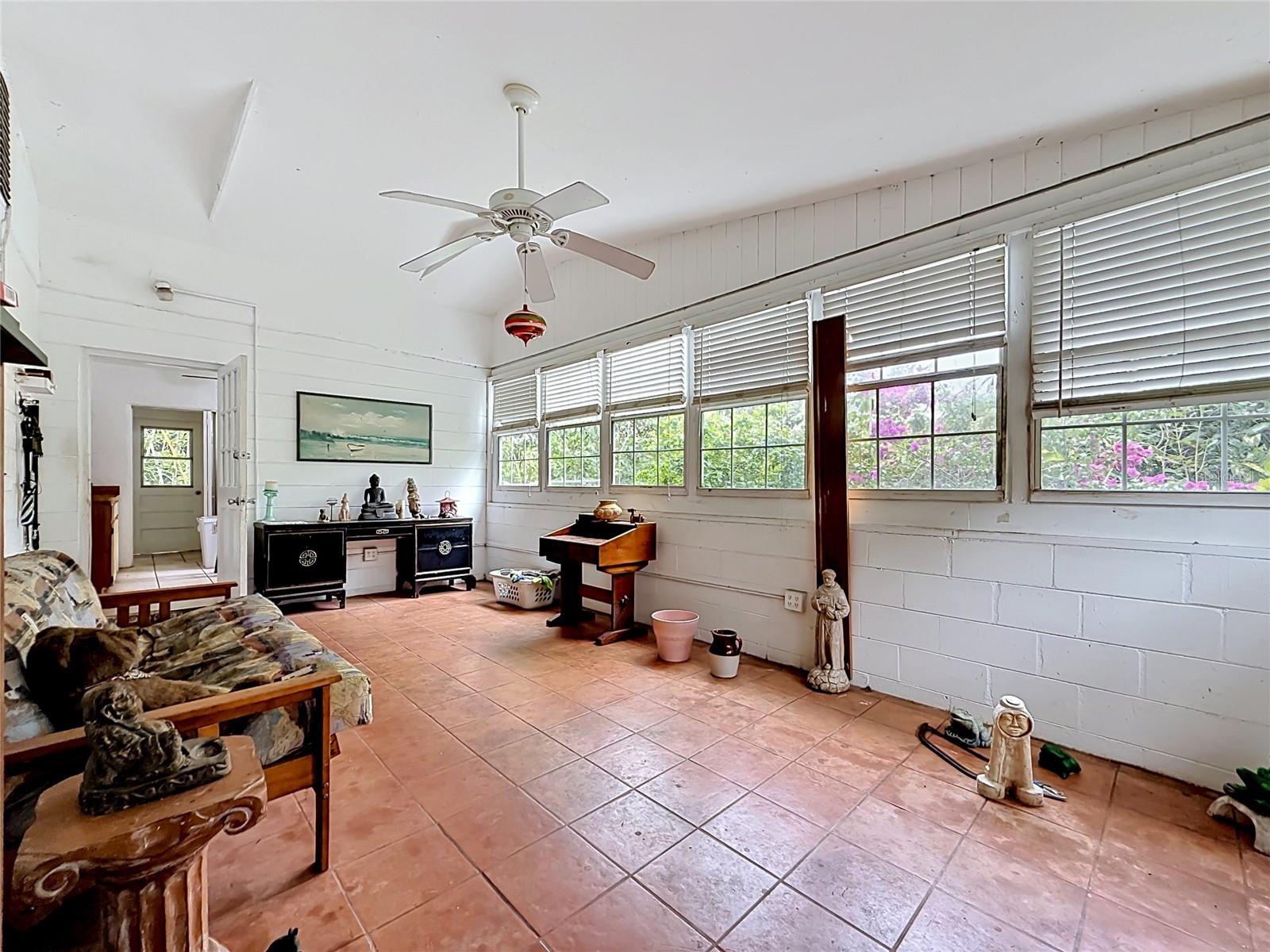 6330 EMERSON AVE S, ST PETERSBURG, FL — photo 33