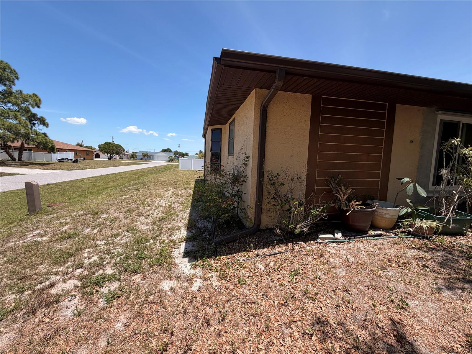 333 TIMBRUCE LN NW, PORT CHARLOTTE, FL — photo 4