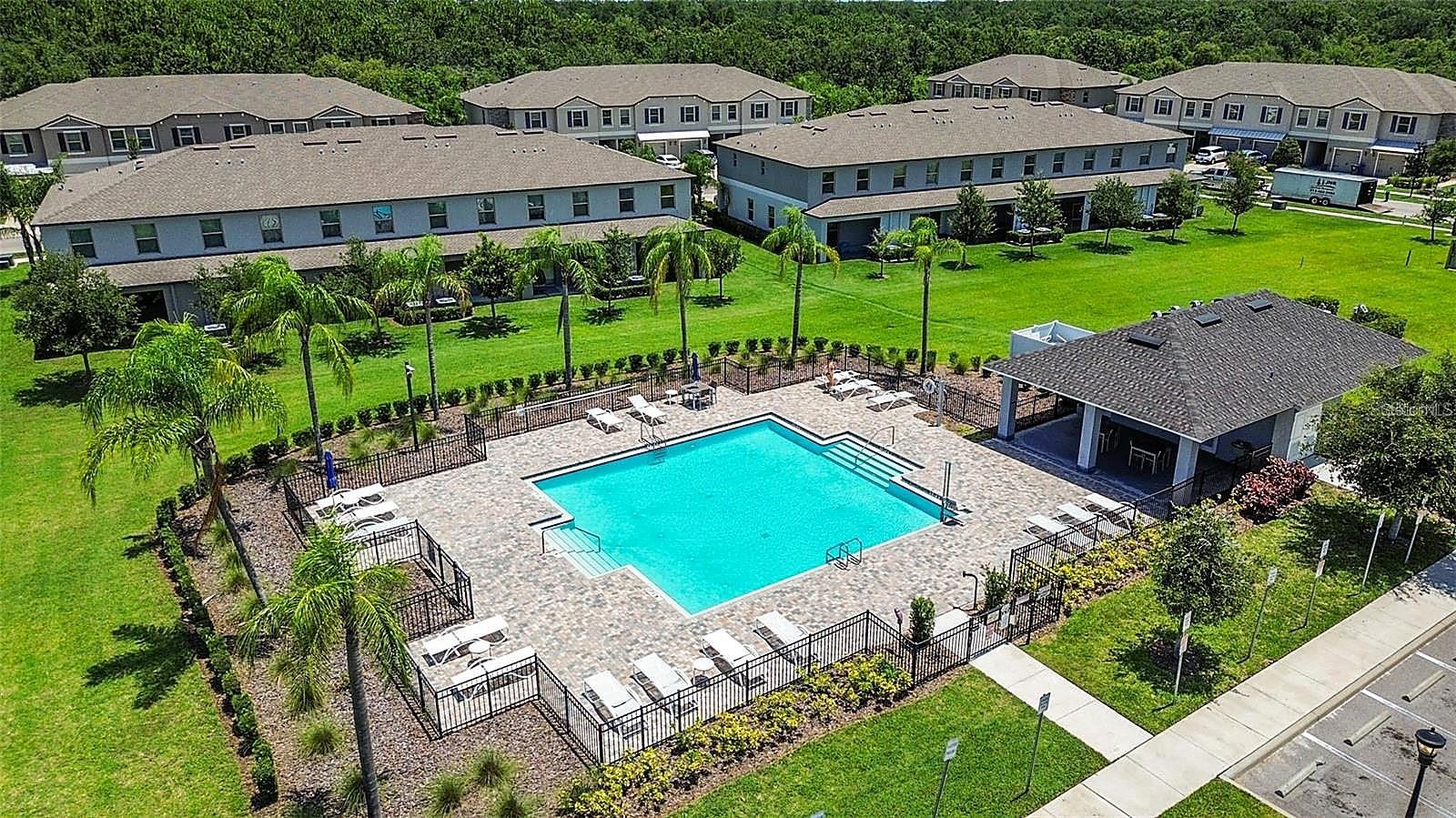 9622 PEMBROOKE PINES DR, SUN CITY CENTER, FL — photo 2