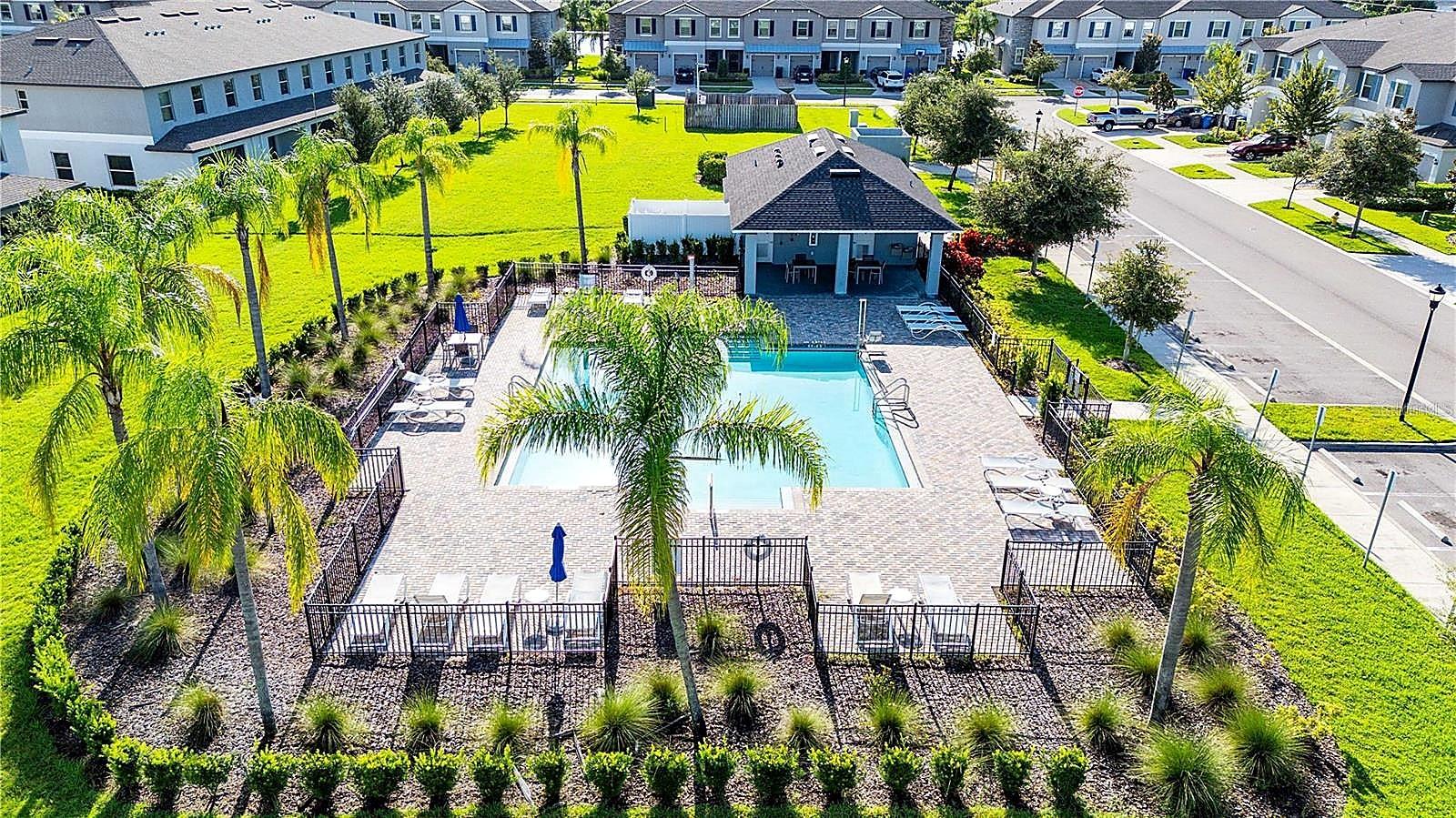 9622 PEMBROOKE PINES DR, SUN CITY CENTER, FL — photo 35