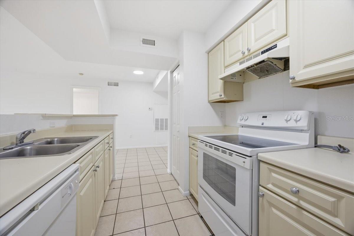 3028 PARKWAY BLVD #301, KISSIMMEE, FL — photo 12