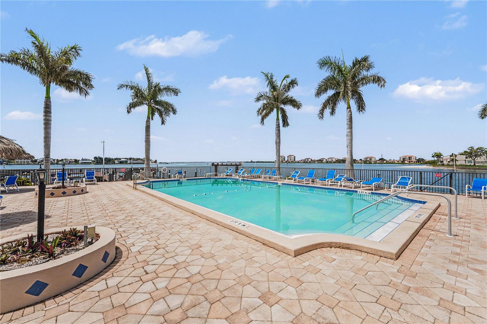 5200 BRITTANY DR S #1301, ST PETERSBURG, FL