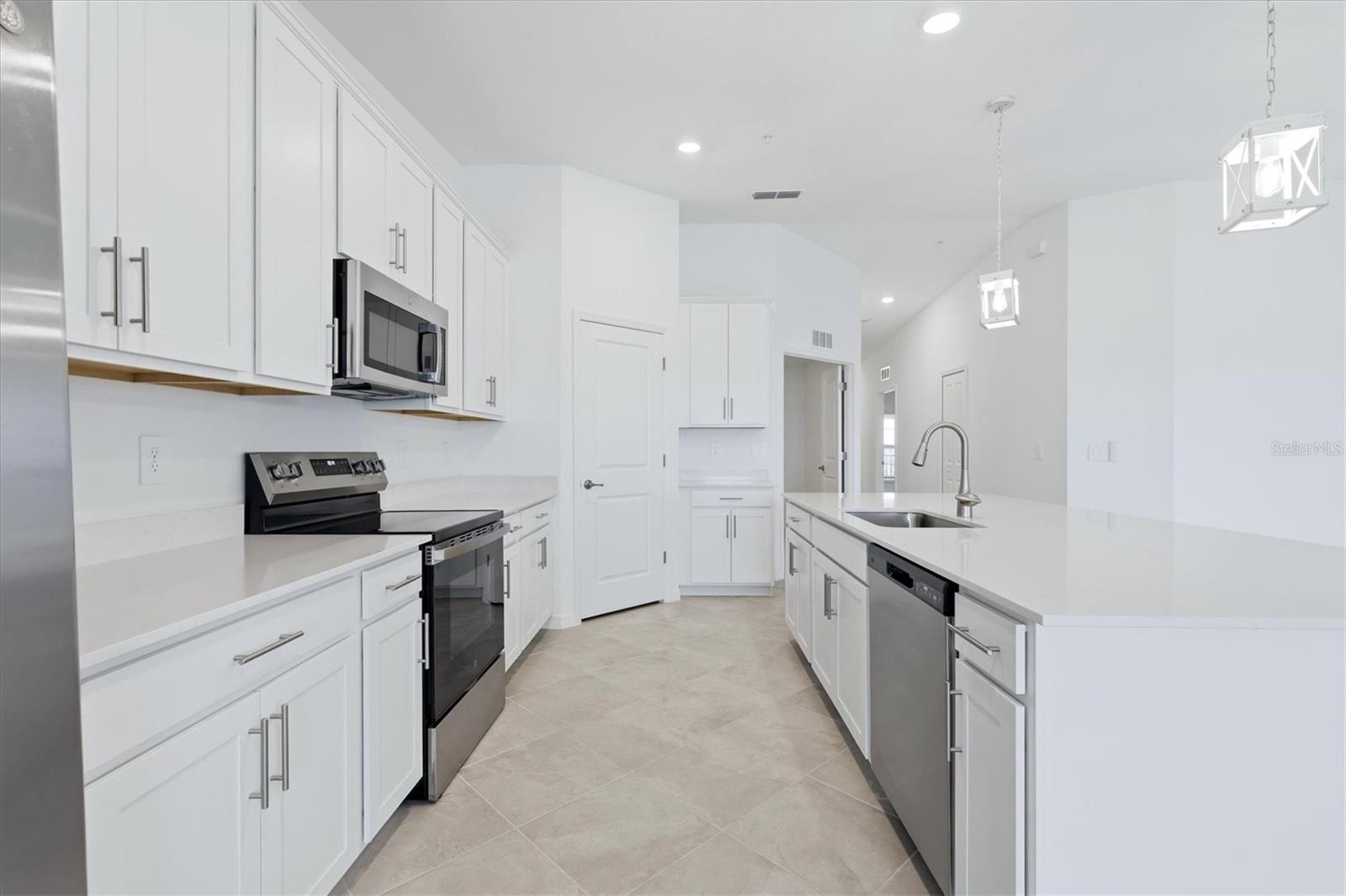 18923 SCALLOP LOOP #205, BRADENTON, FL — photo 10
