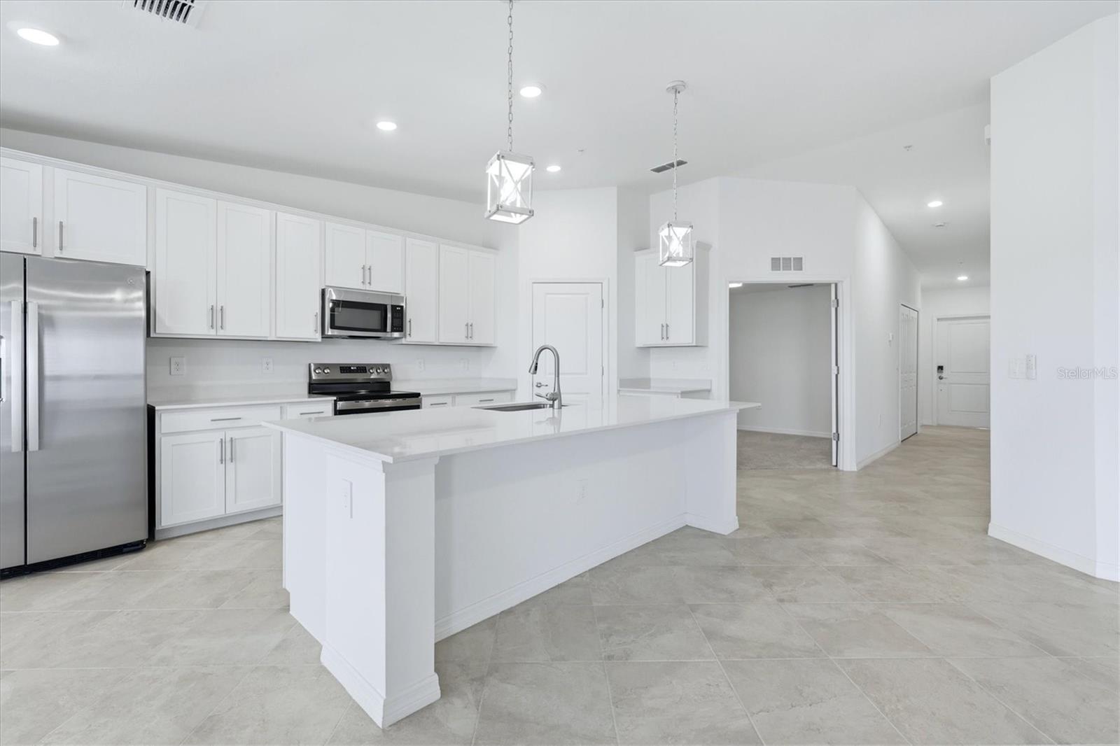 18923 SCALLOP LOOP #205, BRADENTON, FL — photo 11