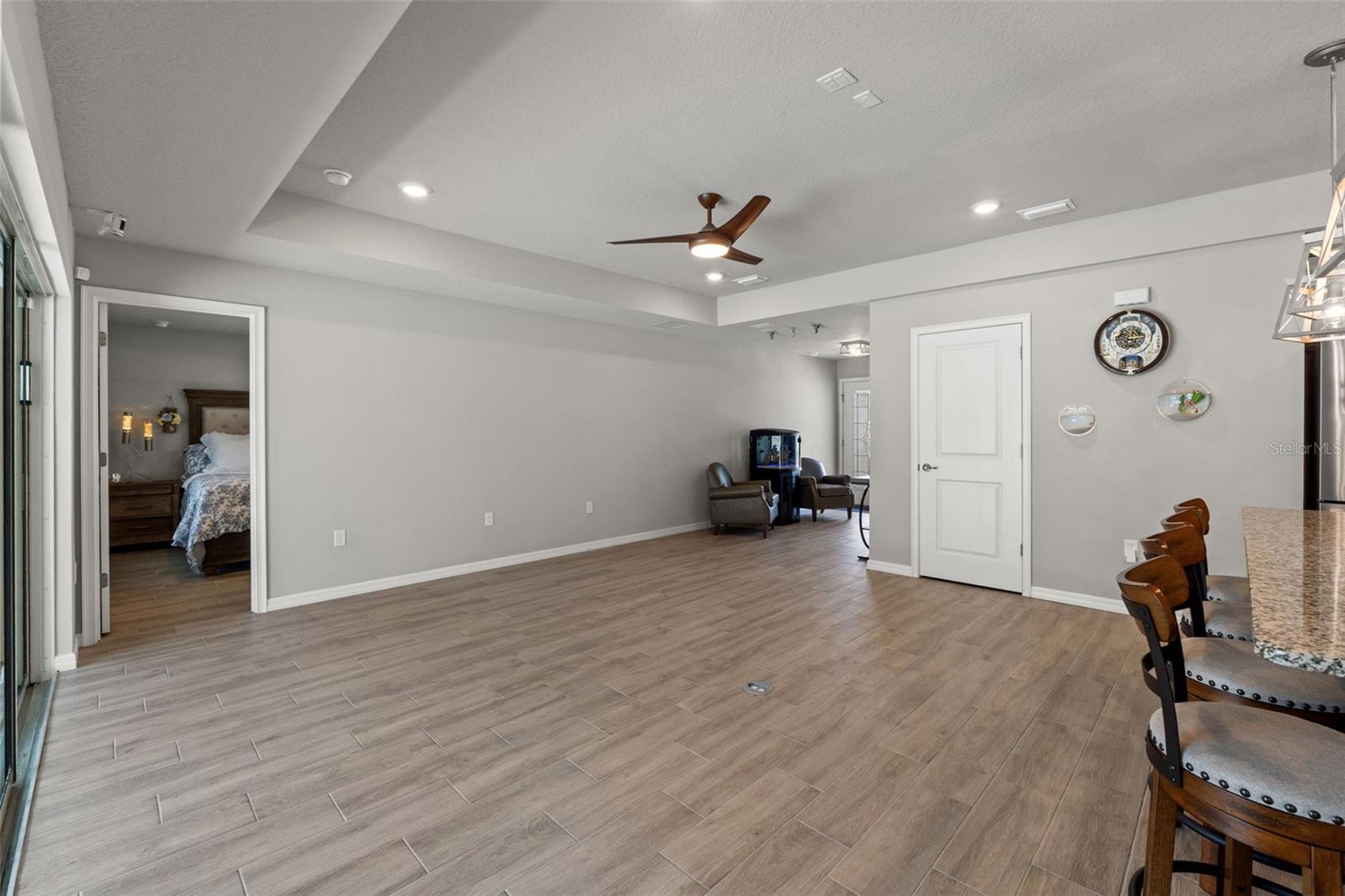 12182 PIONEER AVE, WEEKI WACHEE, FL — photo 17