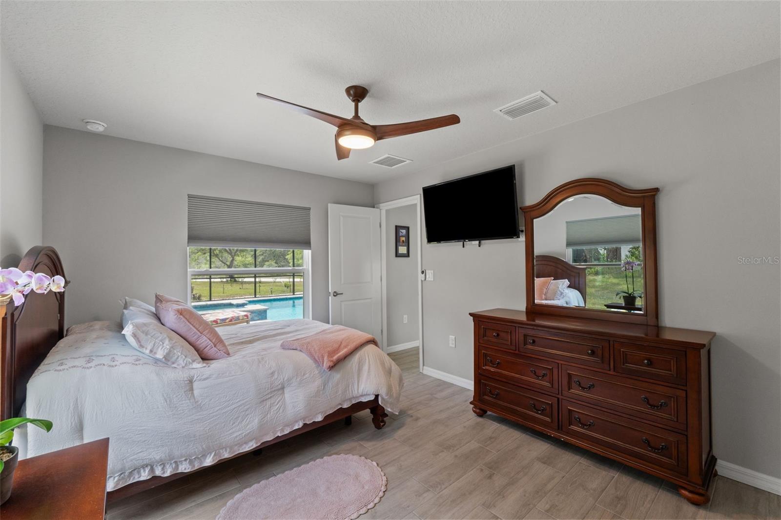 12182 PIONEER AVE, WEEKI WACHEE, FL — photo 24
