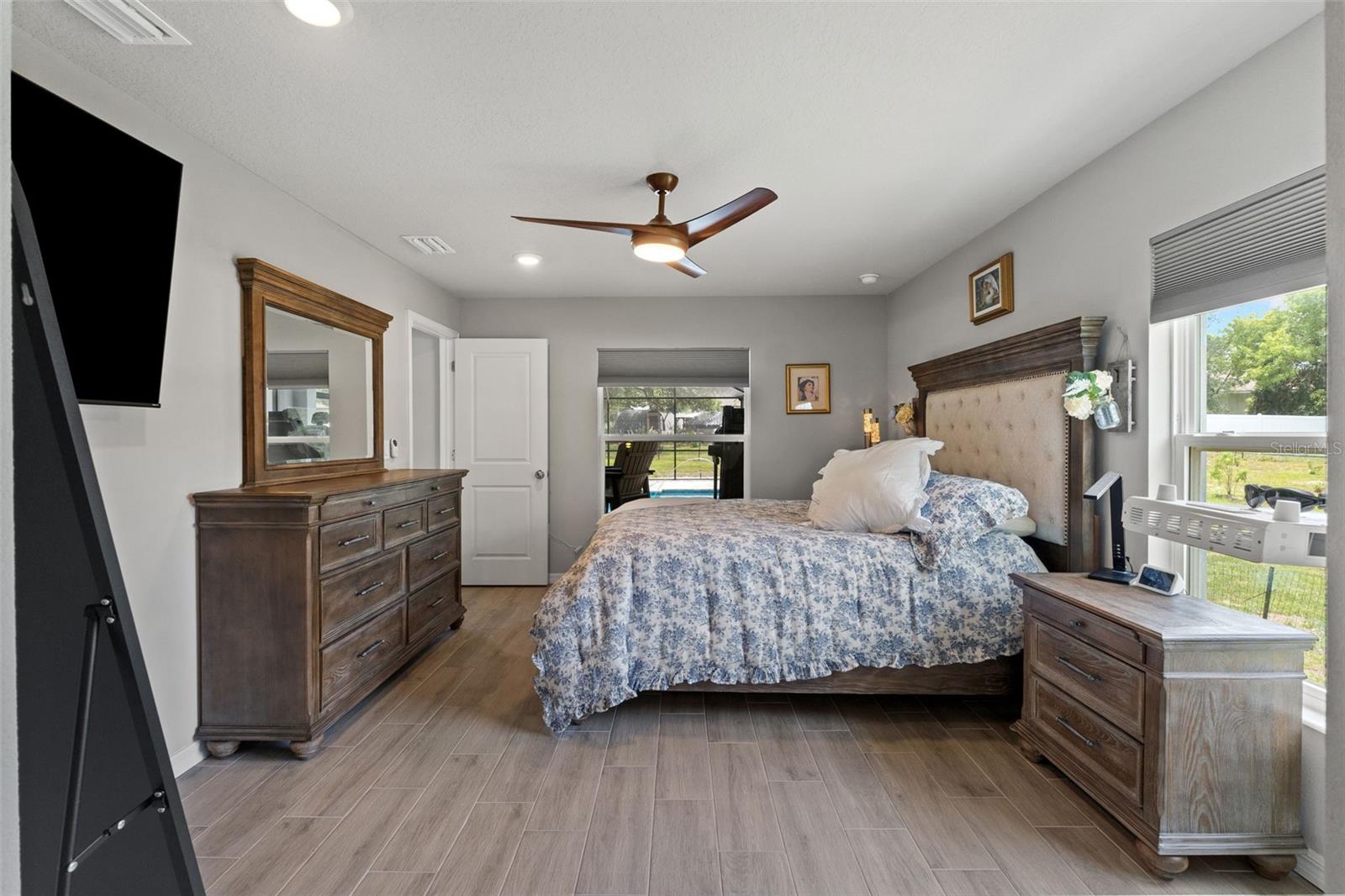 12182 PIONEER AVE, WEEKI WACHEE, FL — photo 34