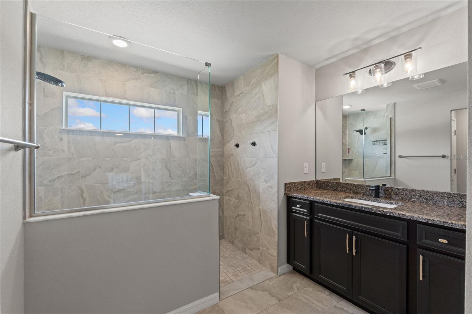 12182 PIONEER AVE, WEEKI WACHEE, FL — photo 35