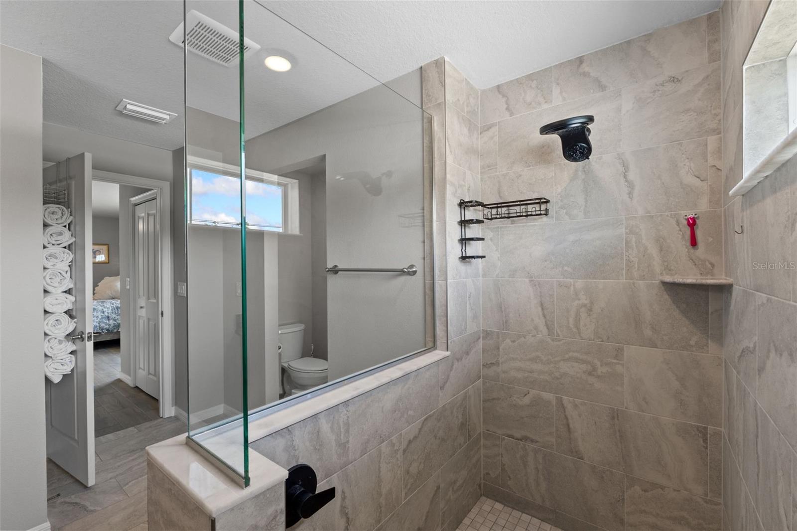 12182 PIONEER AVE, WEEKI WACHEE, FL — photo 37