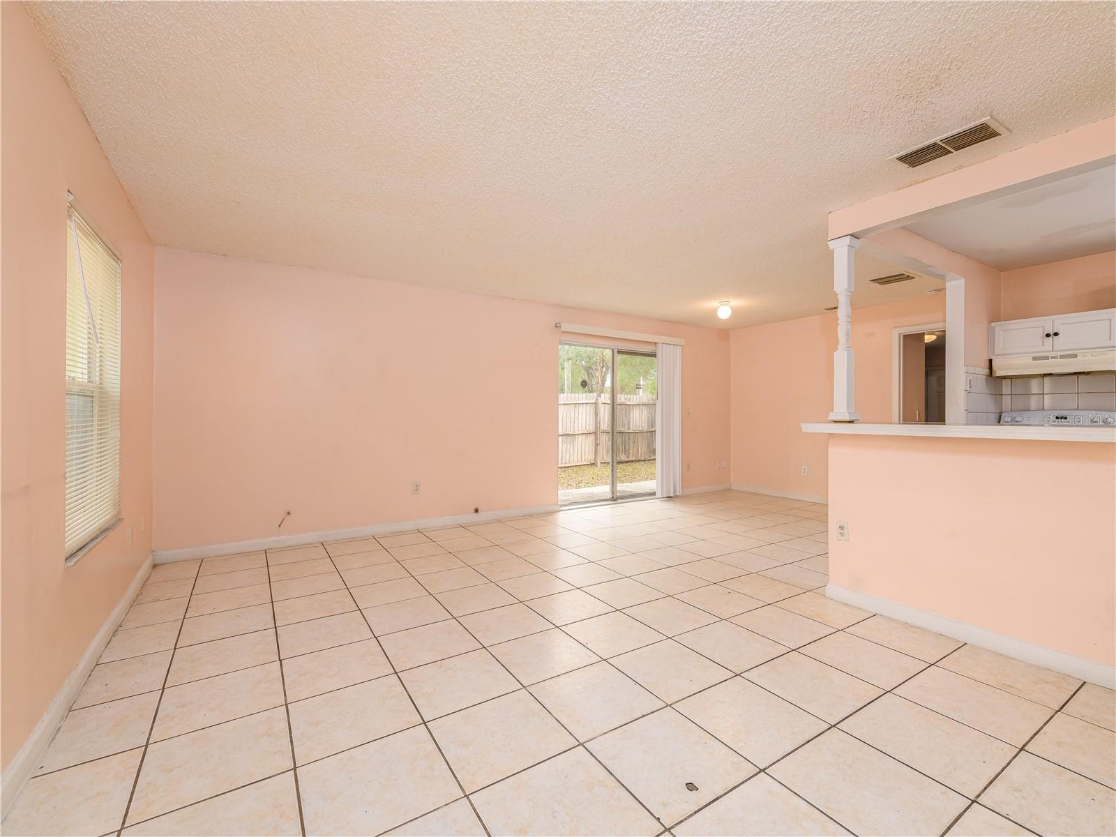 8702 FISH LAKE RD, TAMPA, FL — photo 5