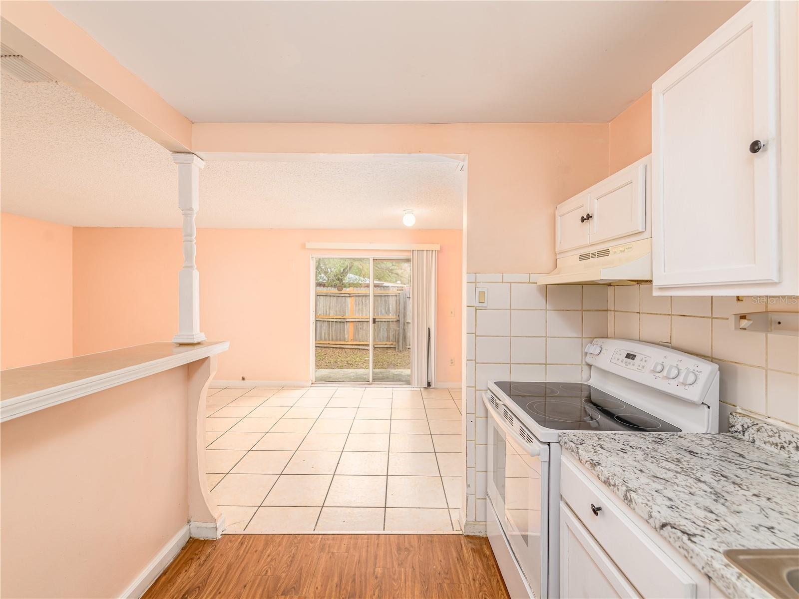 8702 FISH LAKE RD, TAMPA, FL — photo 12