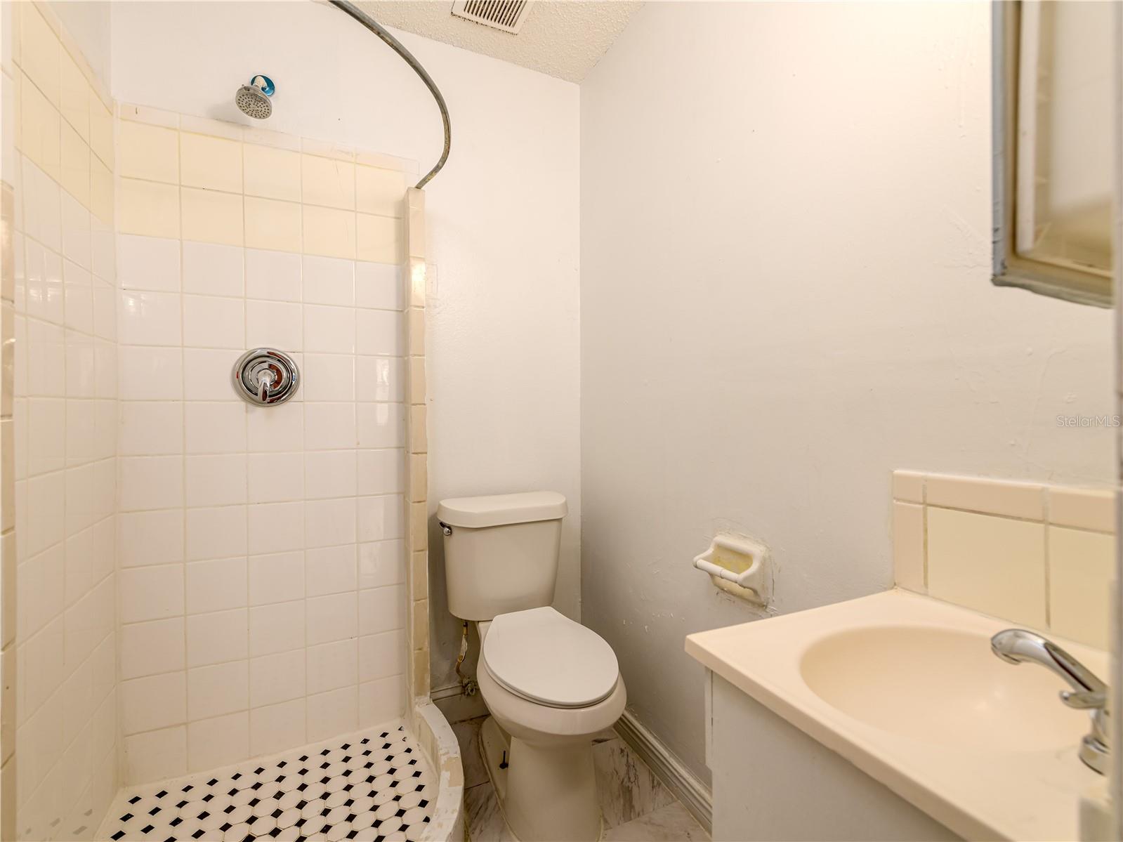 8702 FISH LAKE RD, TAMPA, FL — photo 21