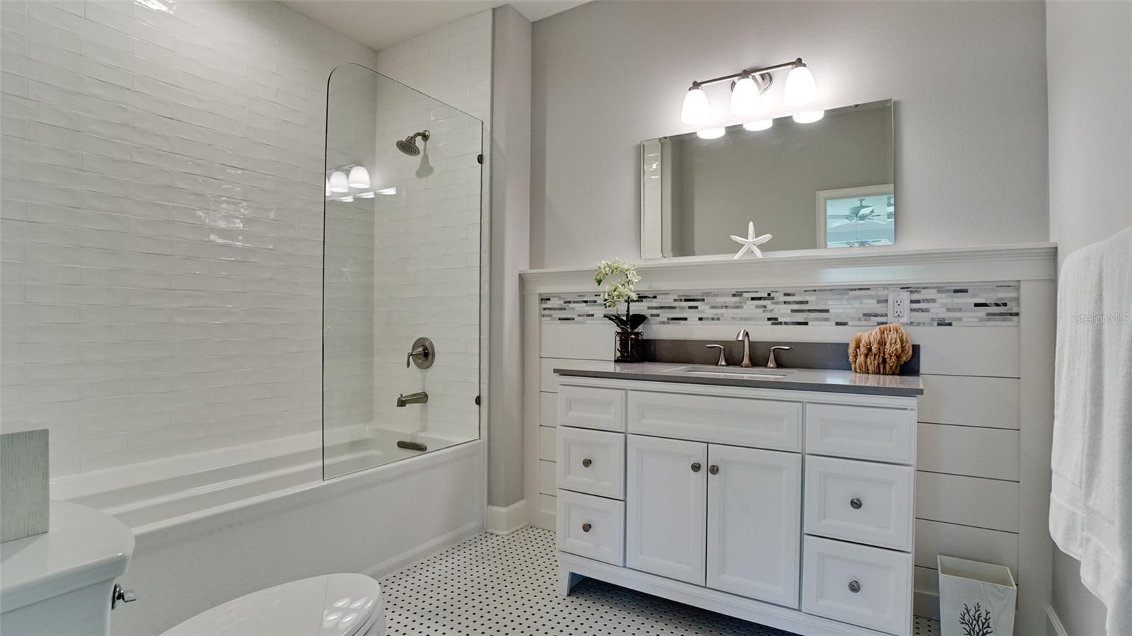 8202 17TH AVE W, BRADENTON, FL — photo 10