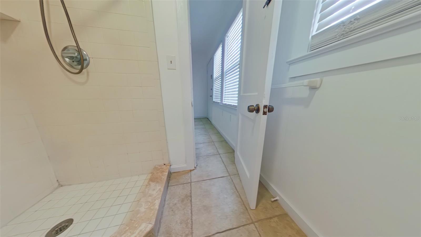 327 NW 15TH TER, GAINESVILLE, FL — photo 2