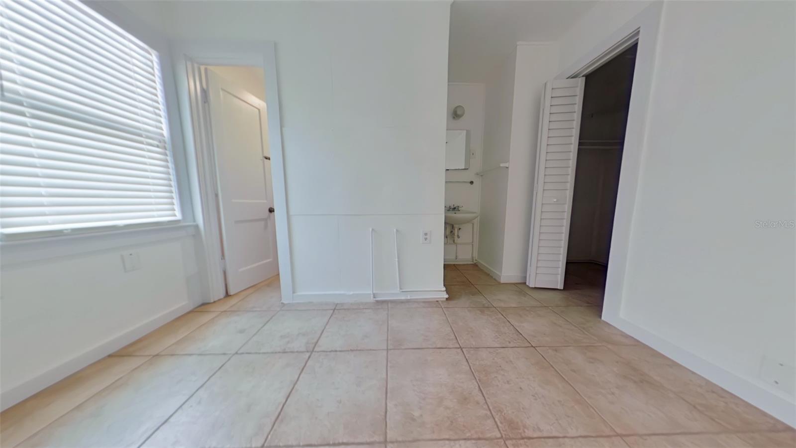 327 NW 15TH TER, GAINESVILLE, FL — photo 3
