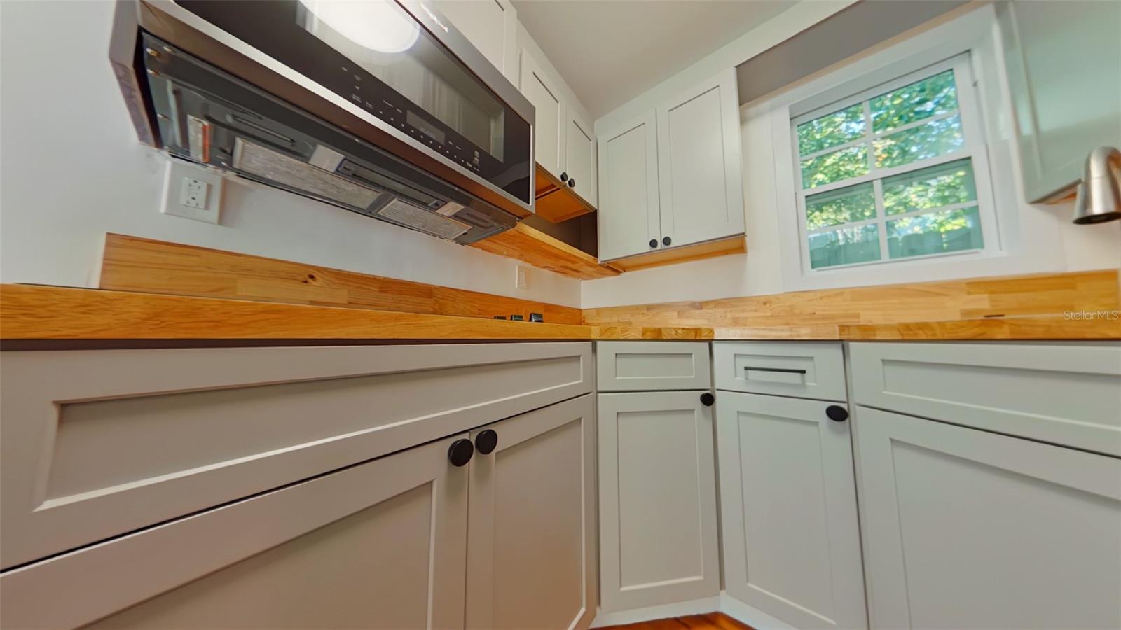 327 NW 15TH TER, GAINESVILLE, FL — photo 5
