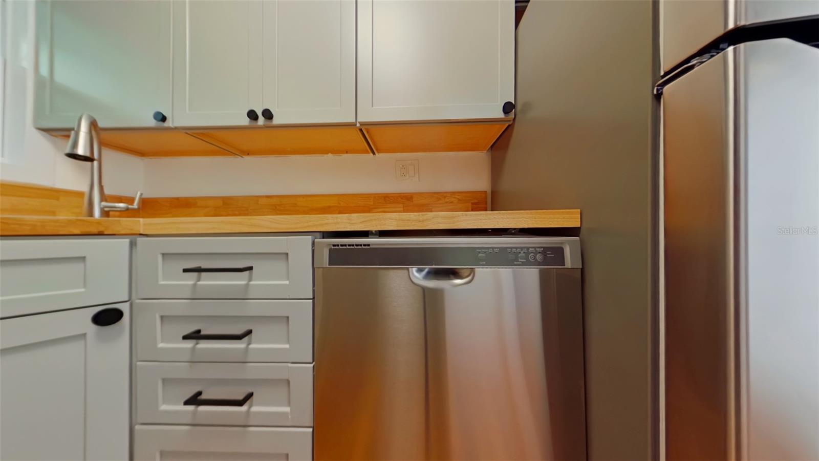 327 NW 15TH TER, GAINESVILLE, FL — photo 6