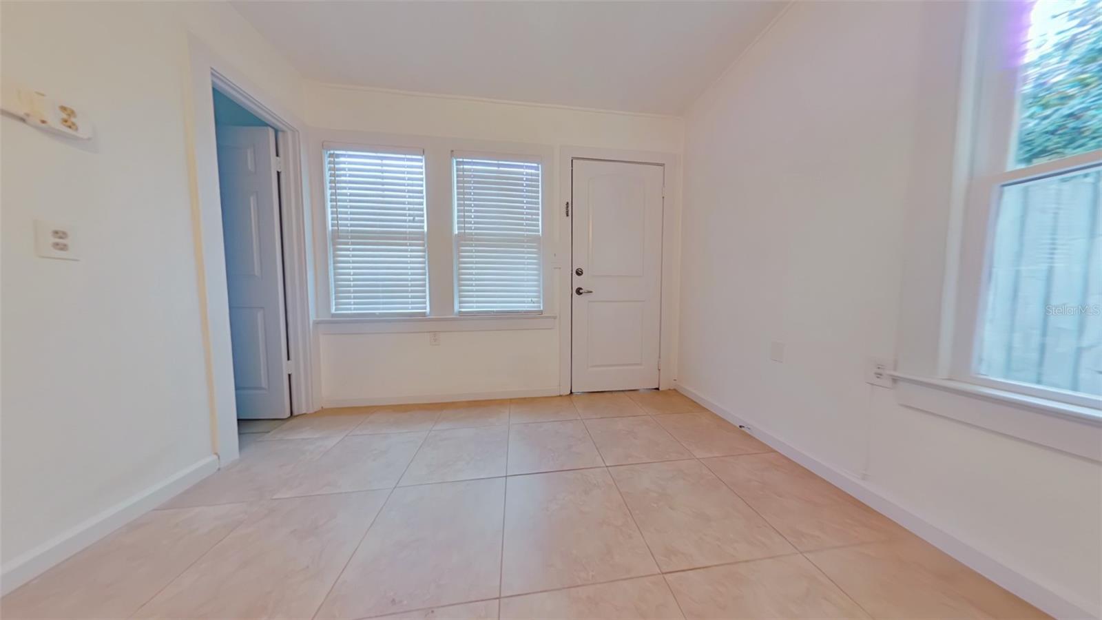 327 NW 15TH TER, GAINESVILLE, FL — photo 8