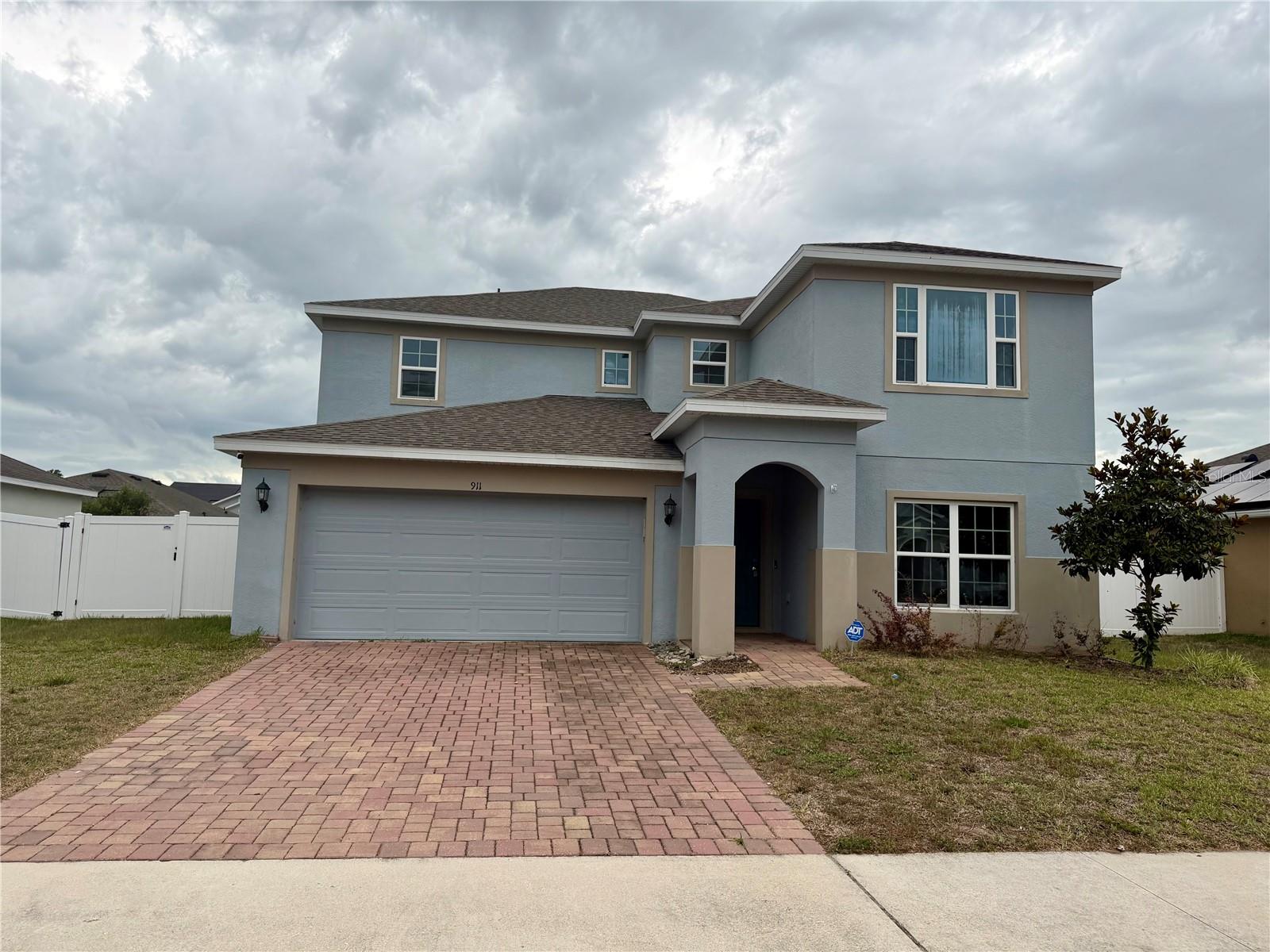 911 AVENAL LN, DAVENPORT, FL