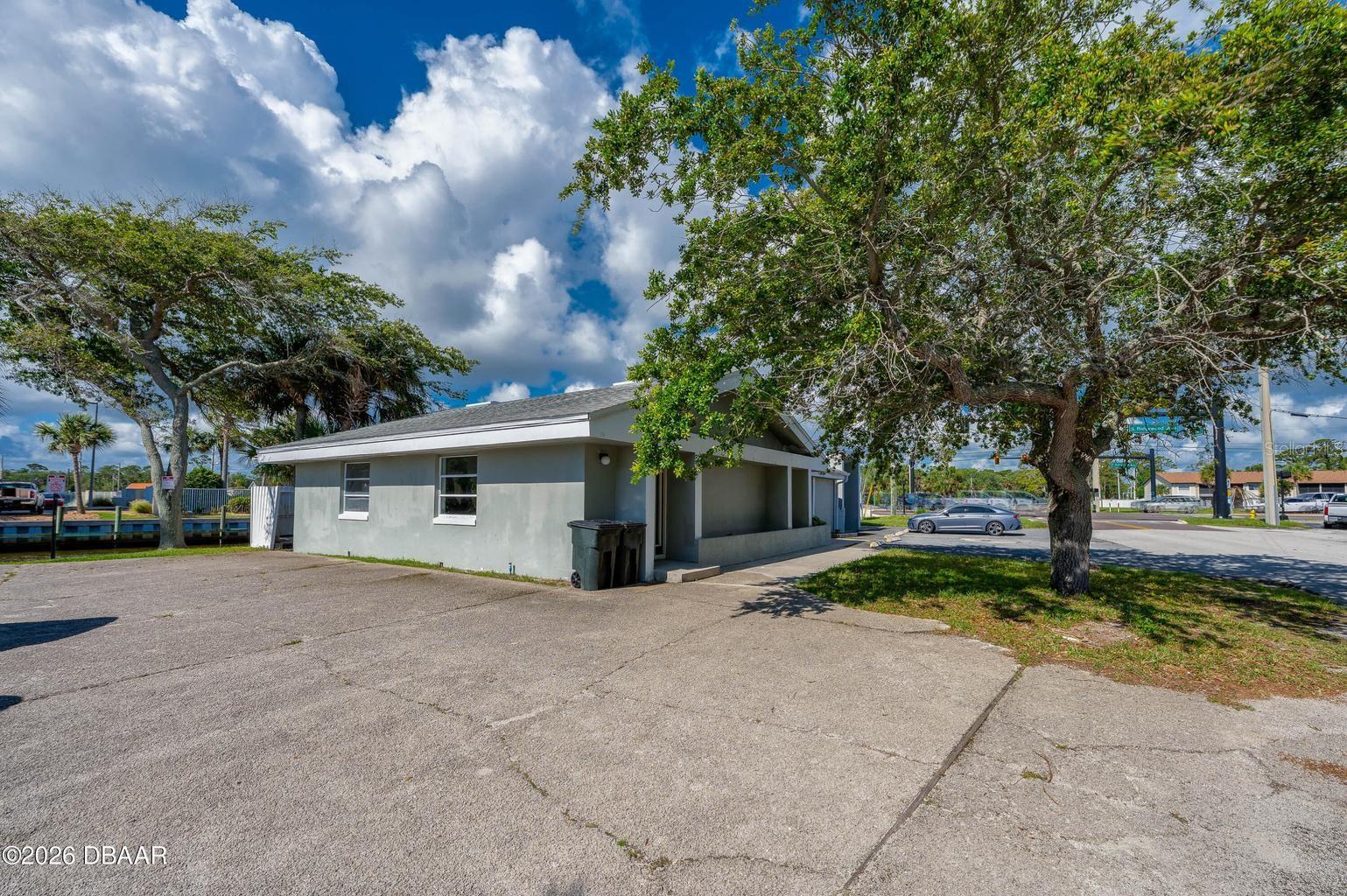 2763 S RIDGEWOOD AVE, SOUTH DAYTONA, FL — photo 3
