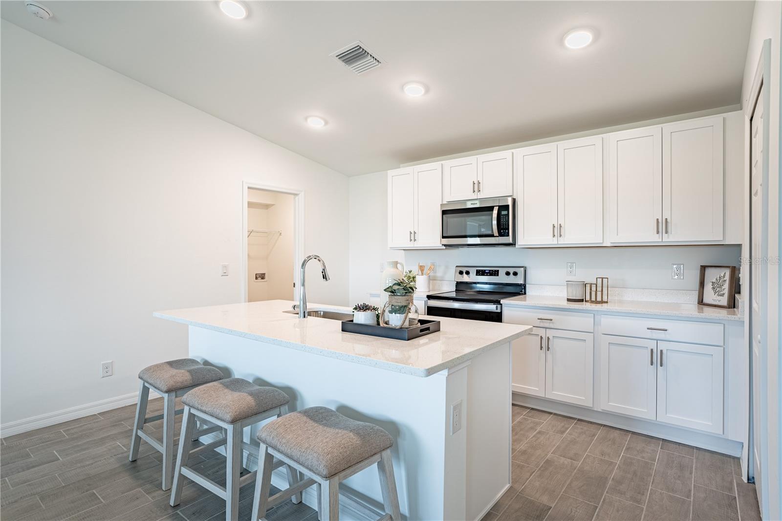 1009 ADALIA TER, PORT CHARLOTTE, FL — photo 2