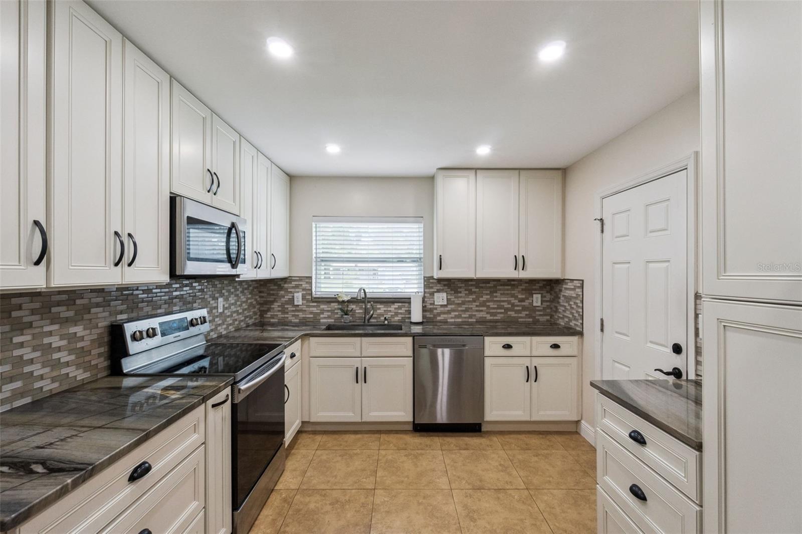5246 MAYAPPLE CIR, ORLANDO, FL — photo 8