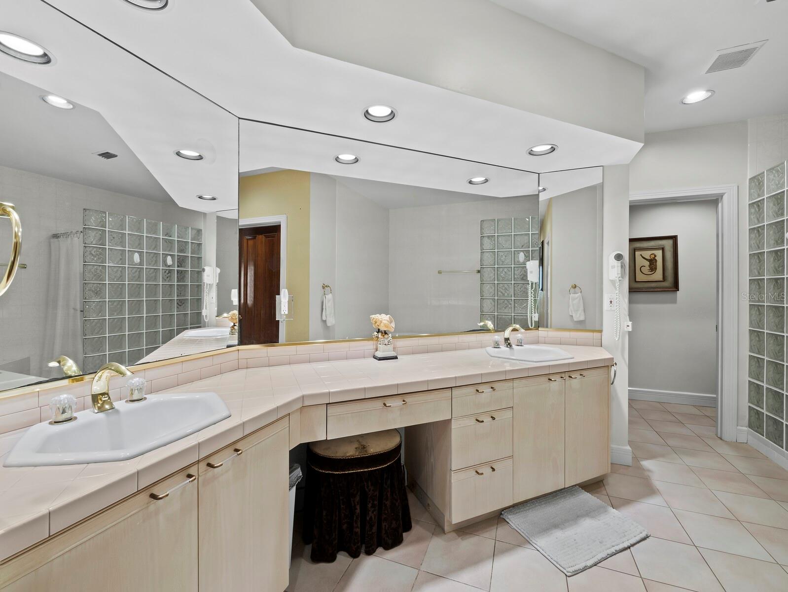350 GULF OF MEXICO DR #213, LONGBOAT KEY, FL — photo 25
