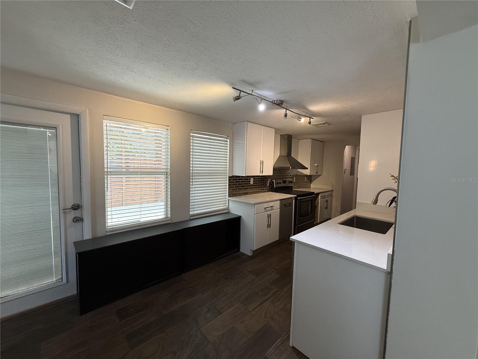 907 FRUITLAND AVE, BRADENTON, FL — photo 8