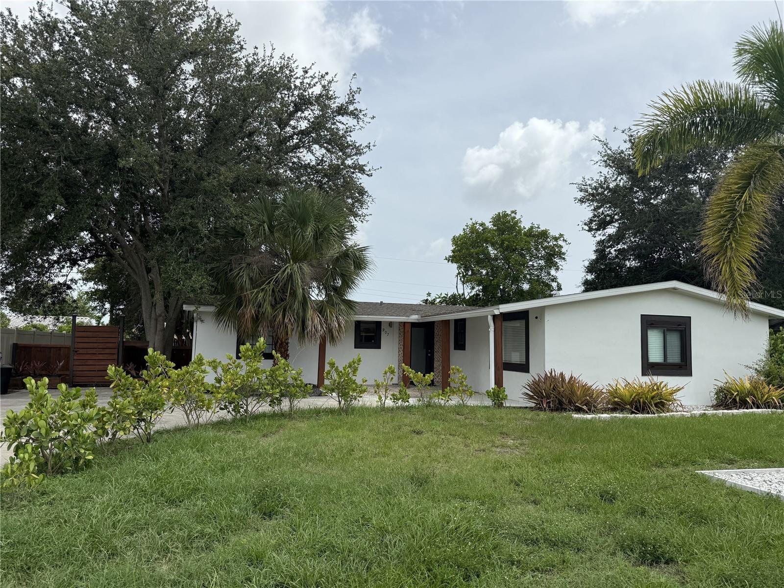 907 FRUITLAND AVE, BRADENTON, FL