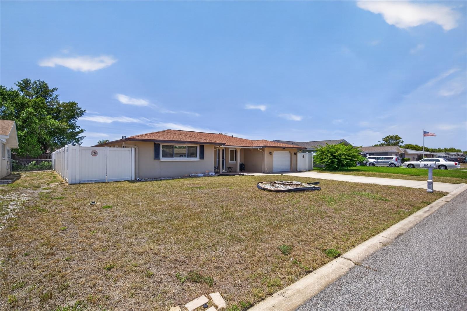 10237 OAK HILL DR, PORT RICHEY, FL — photo 4