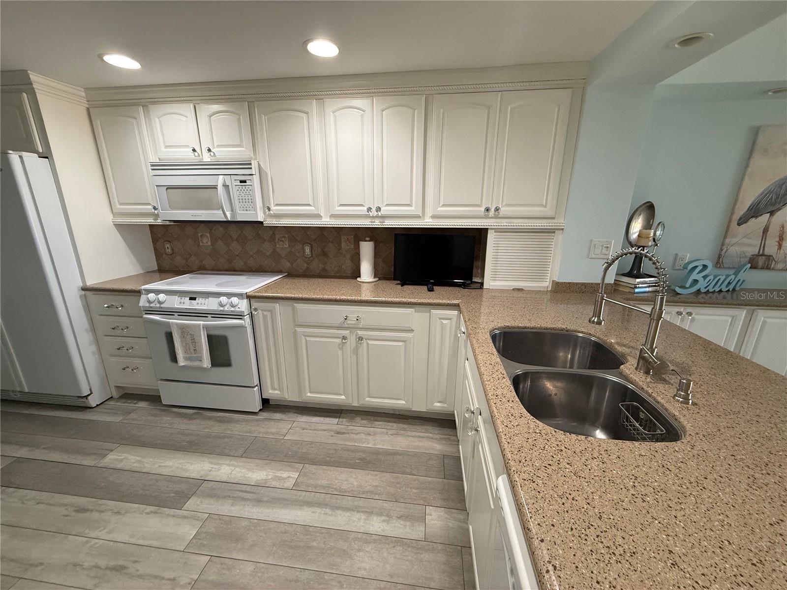 19700 GULF BLVD #202, INDIAN SHORES, FL — photo 18