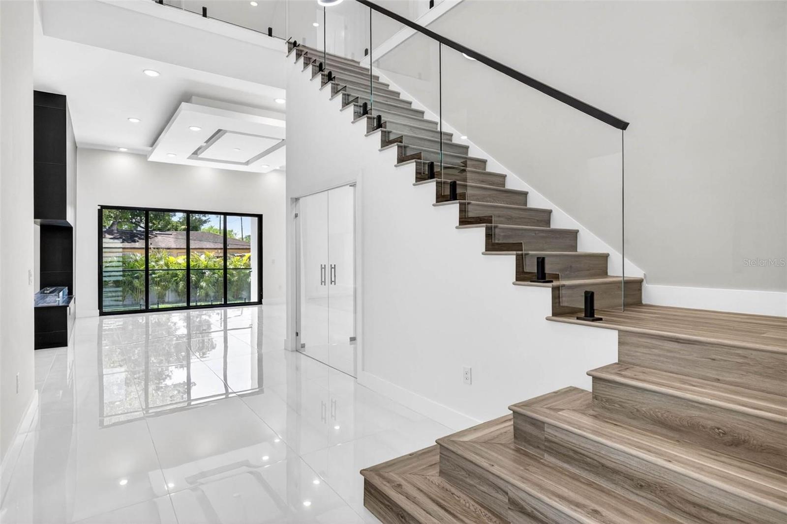 4426 W EUCLID AVE, TAMPA, FL — photo 3