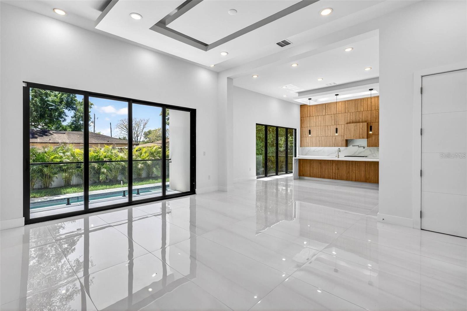 4426 W EUCLID AVE, TAMPA, FL — photo 9