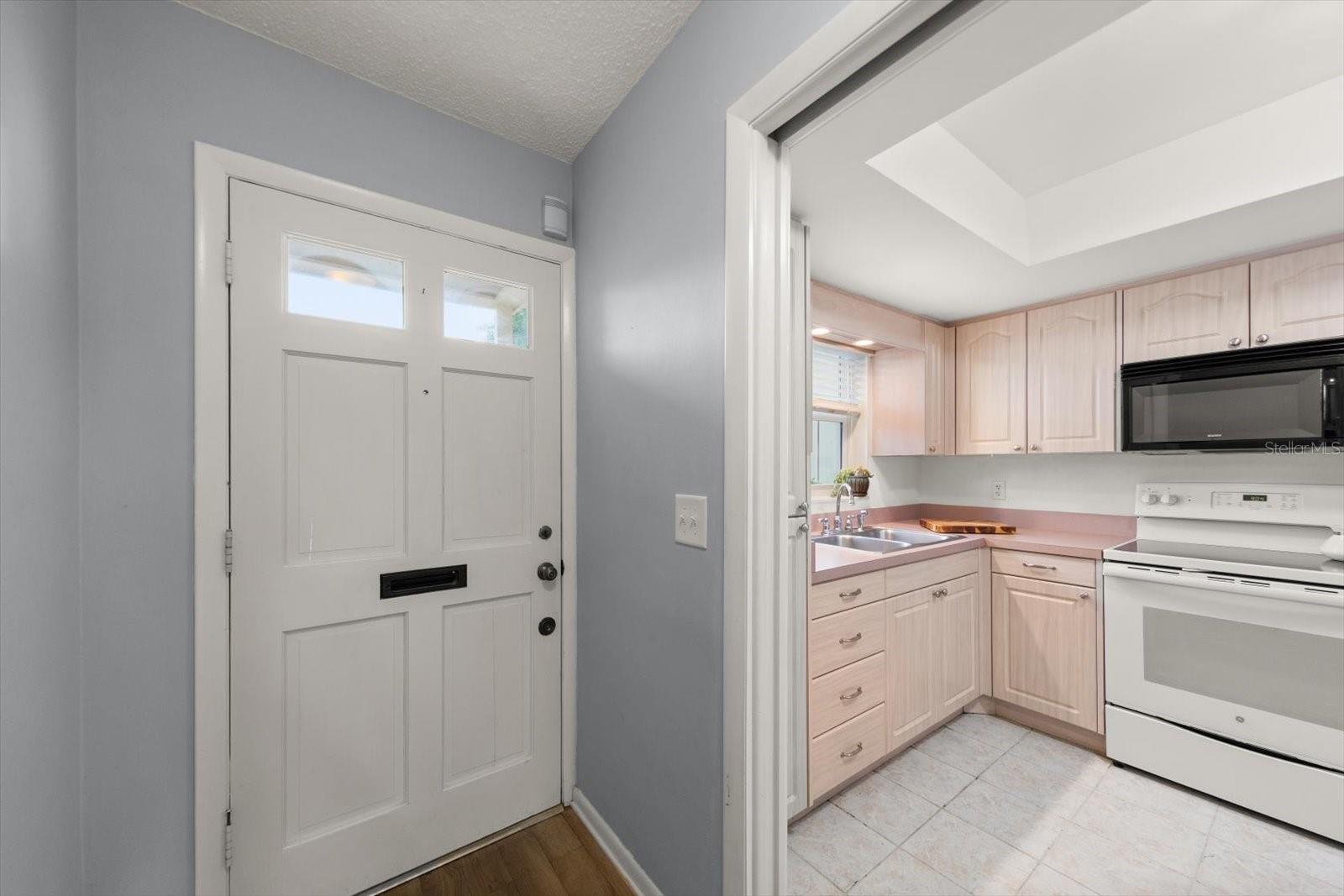 1668 S LAKE AVE #2, CLEARWATER, FL — photo 3
