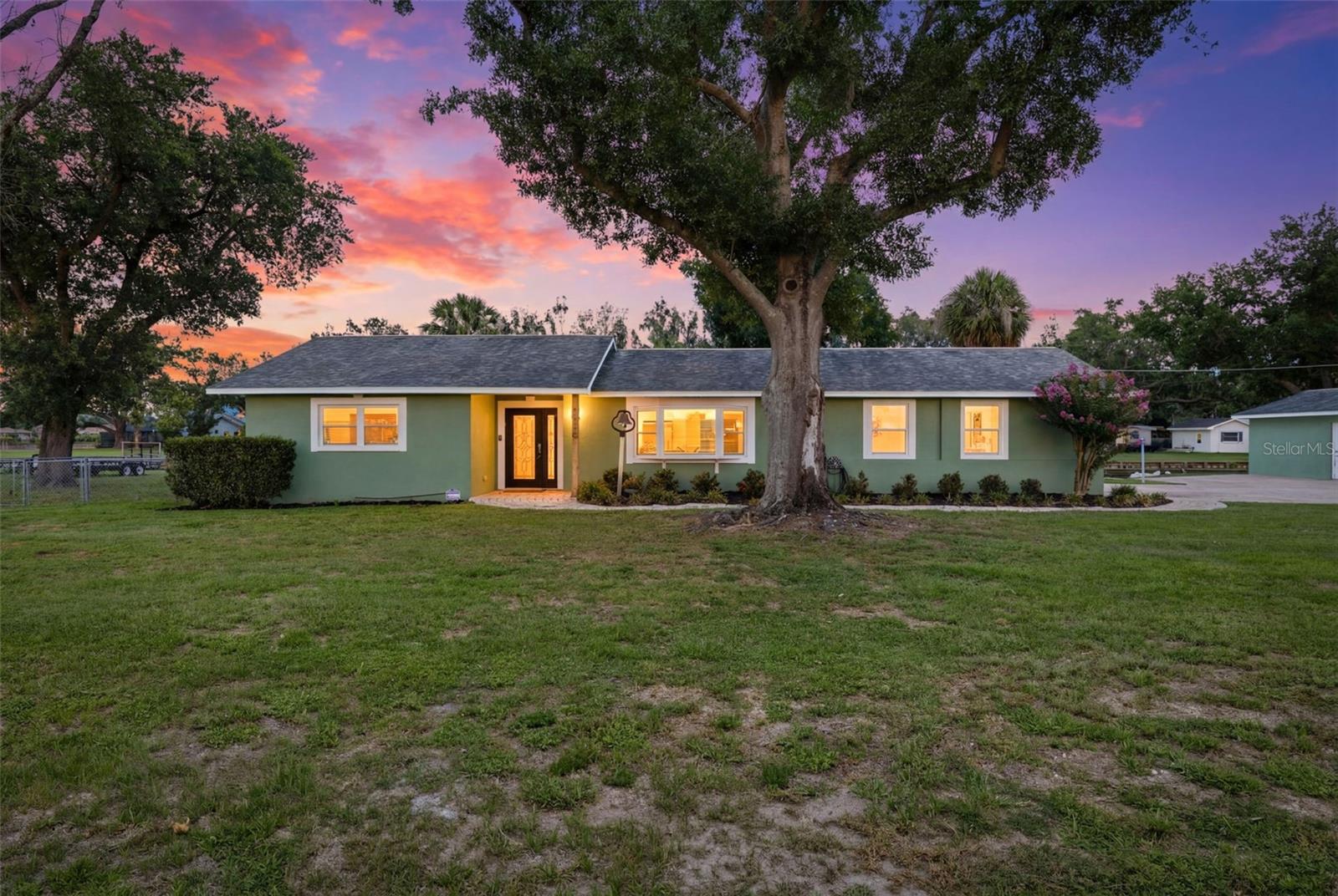 9910 PENINSULAR DR, GIBSONTON, FL