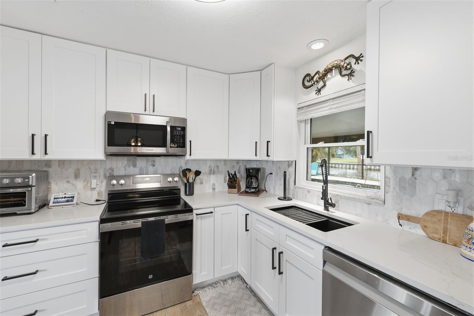 9910 PENINSULAR DR, GIBSONTON, FL — photo 17