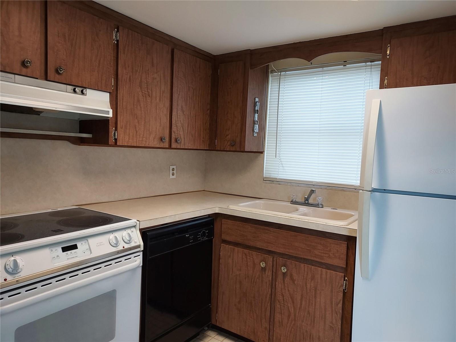 1240 CHELSEA LN, HOLIDAY, FL — photo 2