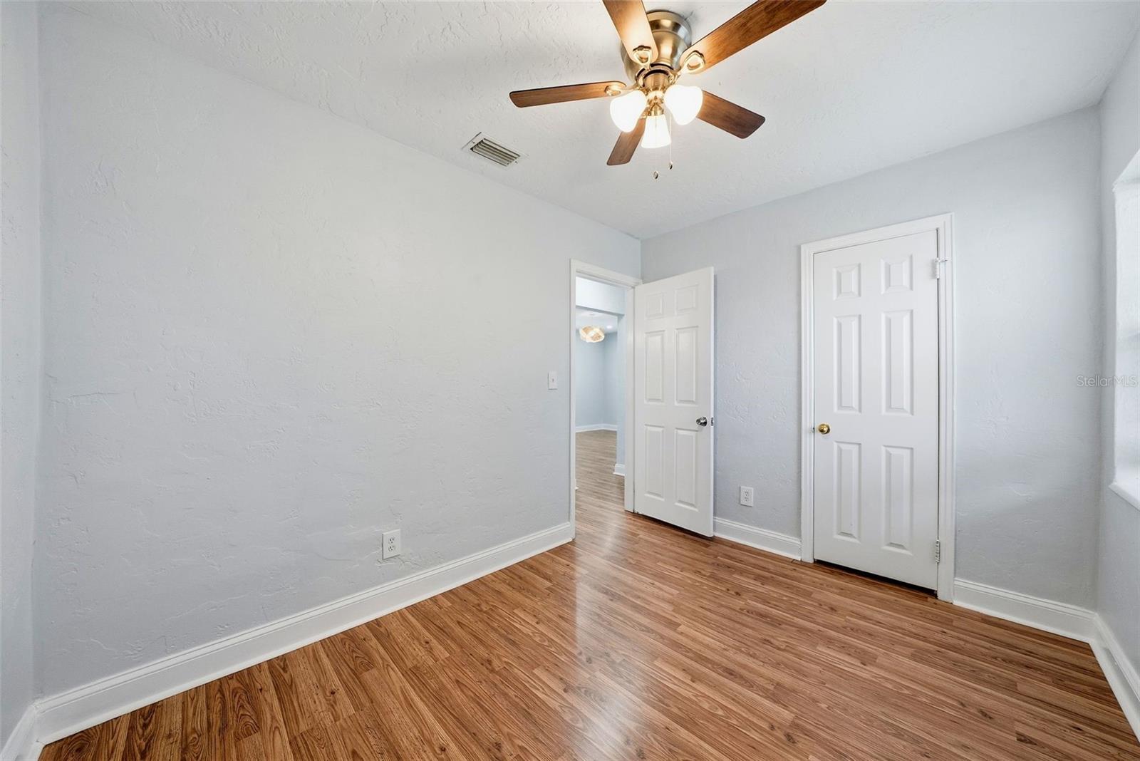 9310 N DARTMOUTH AVE, TAMPA, FL — photo 10