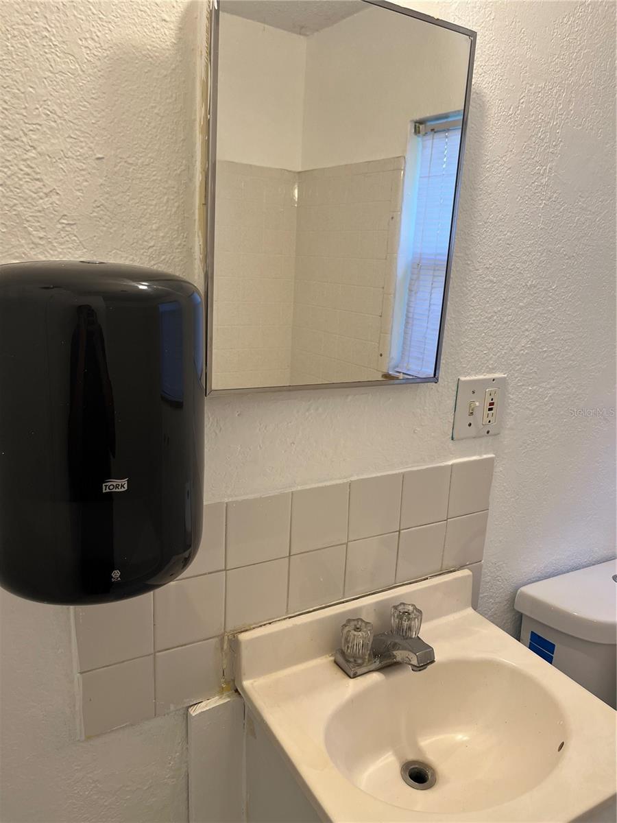 805 FERGUSON DR, ORLANDO, FL — photo 28