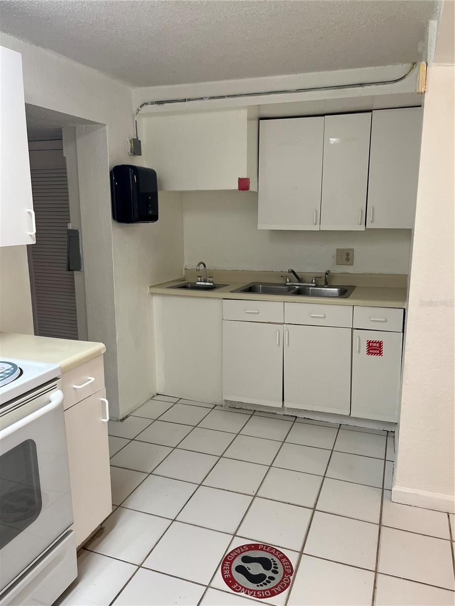 805 FERGUSON DR, ORLANDO, FL — photo 32