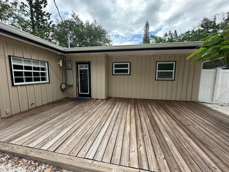 2559 E PAULSTAN CT, SARASOTA, FL — photo 2