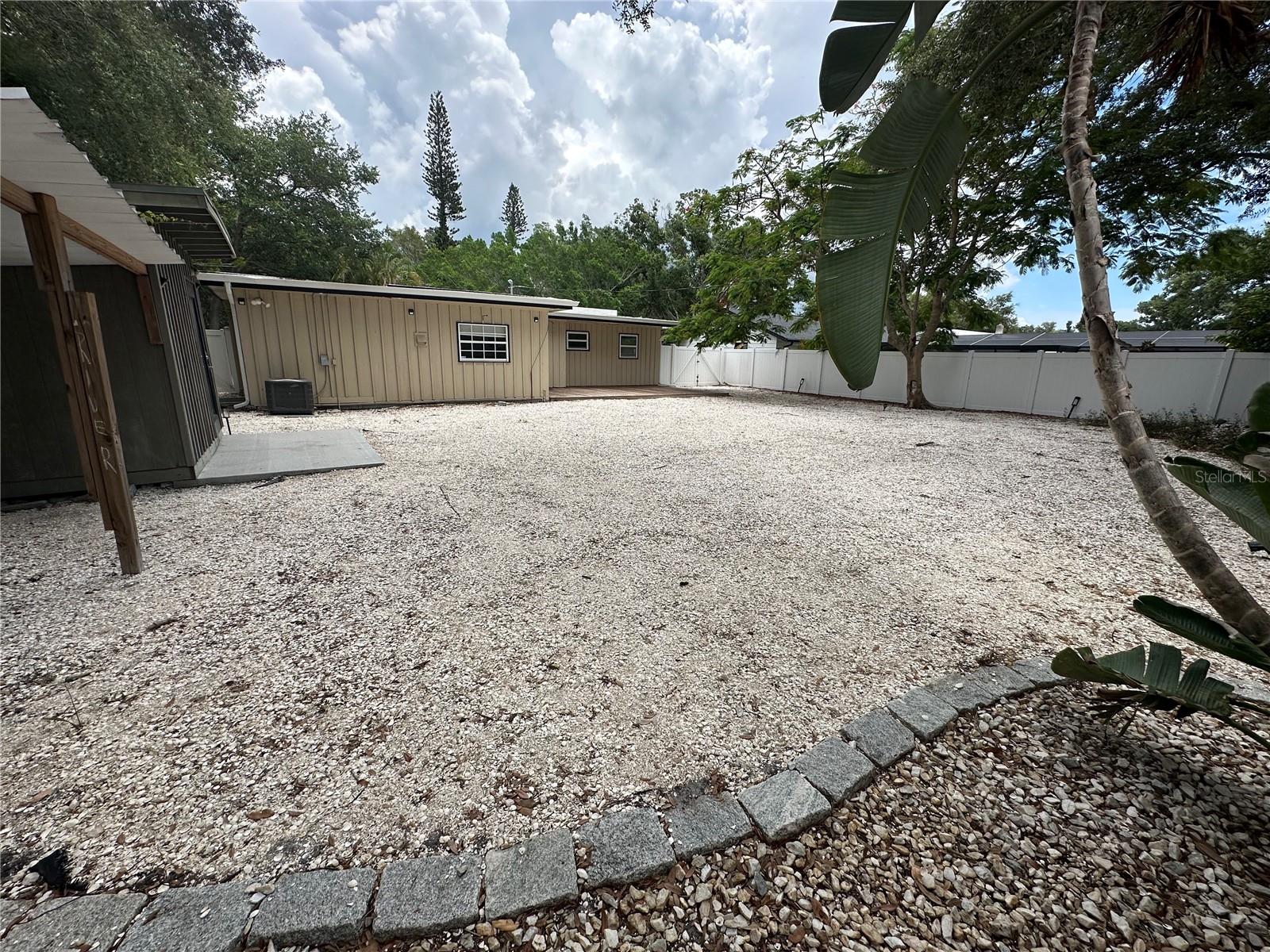 2559 E PAULSTAN CT, SARASOTA, FL — photo 4