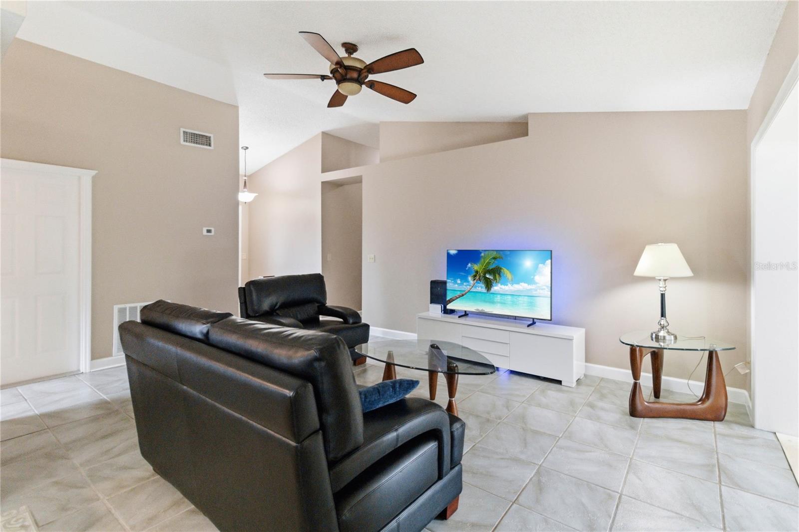 1564 CYPRESS WOODS CIR, ST CLOUD, FL — photo 9